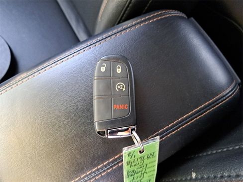 Used 2022 Jeep Compass Limited image 33