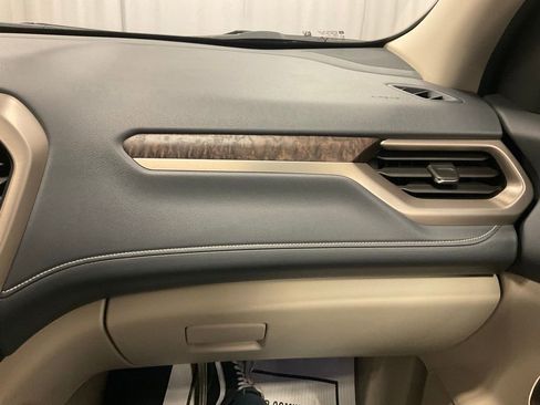 Used 2021 GMC Acadia Denali w/ Denali Technology Package image 31