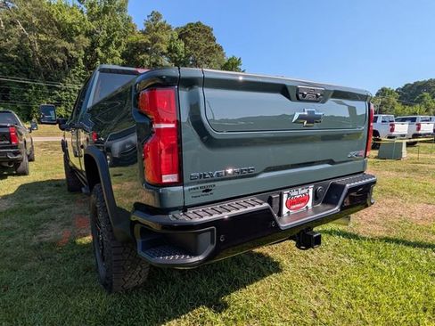 New 2026 Chevrolet Silverado 2500 ZR2 AWD/4WD image 4