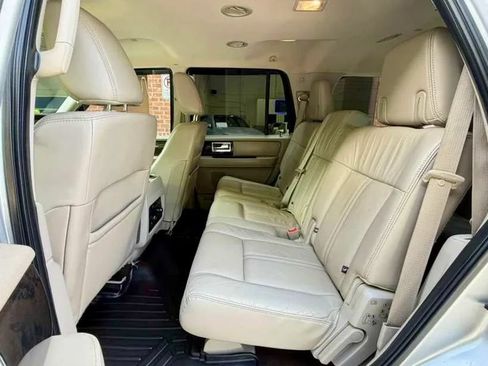 Used 2015 Lincoln Navigator 4WD image 16