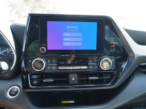 Certified 2024 Toyota Highlander XSE image 37