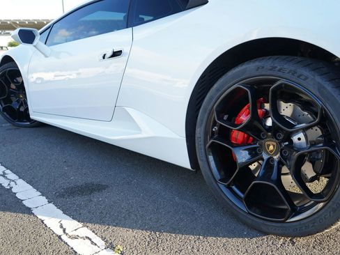Used 2019 Lamborghini Huracan LP 580-2 RWD image 6