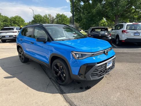 New 2025 Volkswagen Taos SE image 7