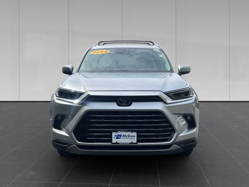 Used 2024 Toyota Grand Highlander AWD image 8