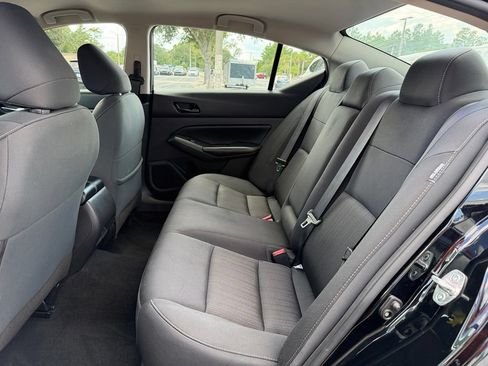 Used 2024 Nissan Altima 2.5 SV FWD image 16