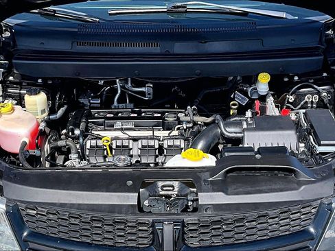 Used 2019 Dodge Journey SE w/ Premium Group image 31