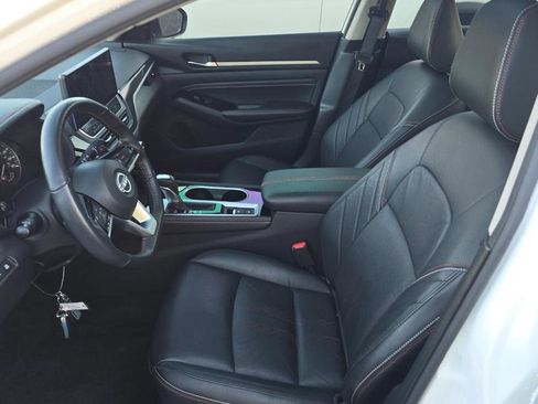 Certified 2023 Nissan Altima 2.0 SR image 5