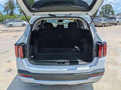 Certified 2024 Kia Sorento LX FWD image 12