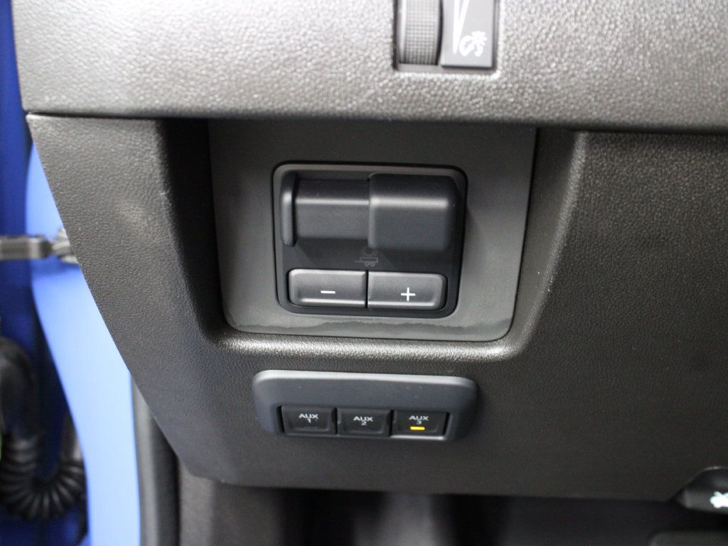Used 2025 Chevrolet Colorado Trail Boss w/ Midnight Edition AWD/4WD image 61