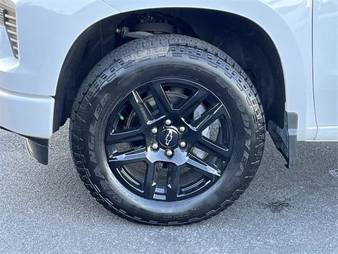 Used 2024 Chevrolet Silverado 1500 RST w/ Z71 Off-Road Package image 11