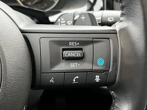 Used 2025 Nissan Pathfinder SV w/ SV Premium Package image 21