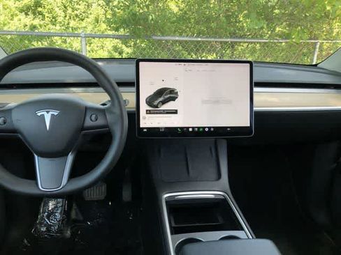 Used 2021 Tesla Model Y Long Range AWD/4WD image 11