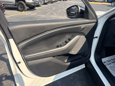 Used 2025 Ford Mustang Mach-E Premium AWD/4WD image 27