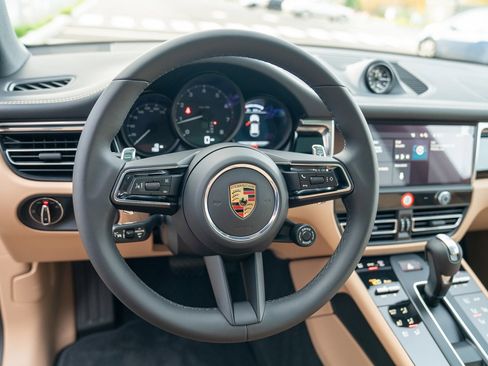 New 2026 Porsche Macan image 14