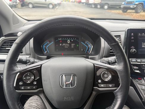 Used 2024 Honda Odyssey Elite image 18