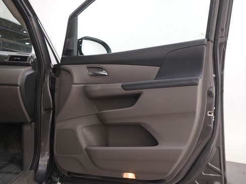 Used 2016 Honda Odyssey Touring image 9