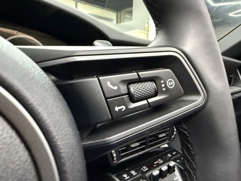 Used 2025 Porsche 911 Carrera image 17