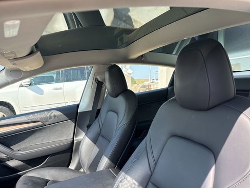 Used 2023 Tesla Model 3 Standard Range image 10