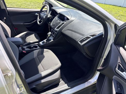 Used 2013 Ford Focus SE FWD image 13