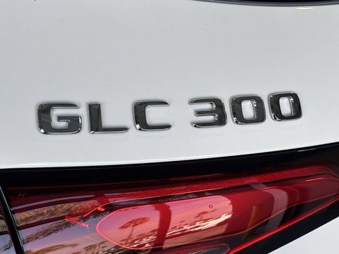 Certified 2025 Mercedes-Benz GLC 300 image 5