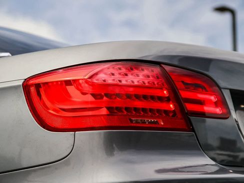 Used 2013 BMW M3 Convertible image 7