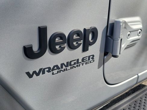 Used 2022 Jeep Wrangler Unlimited Sport AWD/4WD image 8