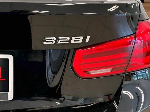 Used 2016 BMW 328i Sedan RWD image 27