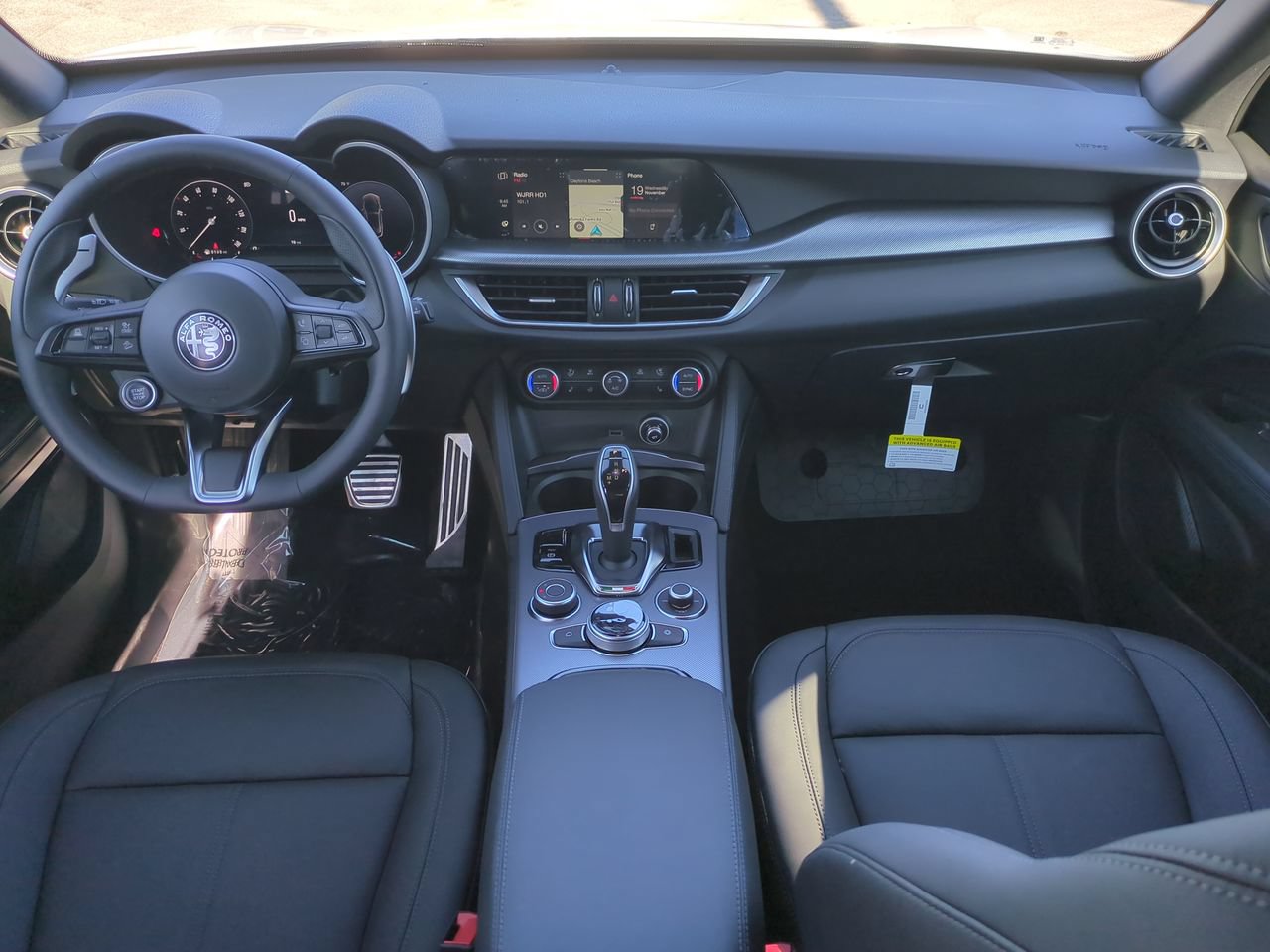 New 2025 Alfa Romeo Stelvio Sprint AWD/4WD image 14