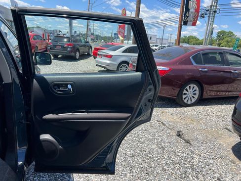 Used 2015 Nissan Rogue S w/ Convenience Package AWD/4WD image 13