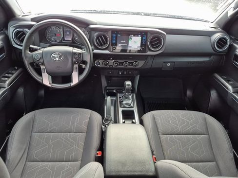 Used 2019 Toyota Tacoma TRD Sport image 15