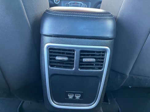 Used 2022 Dodge Charger SXT image 24