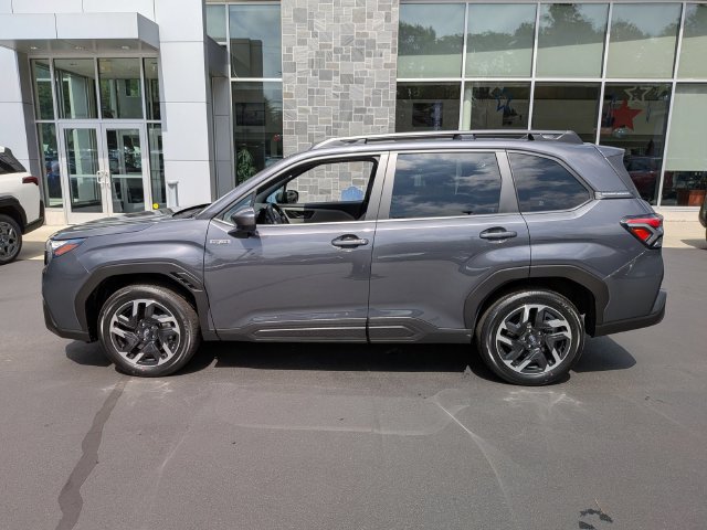 Used 2025 Subaru Forester Premium AWD/4WD image 6