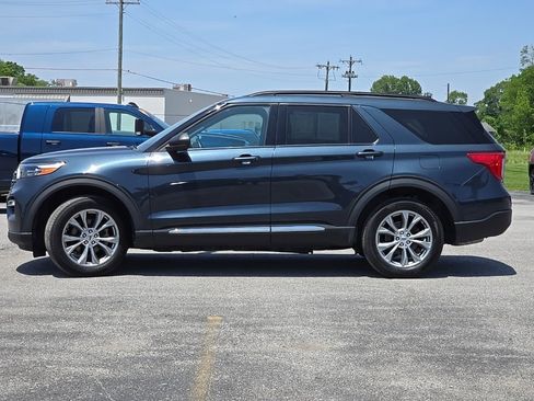 Used 2023 Ford Explorer XLT w/ Equipment Group 202A image 4