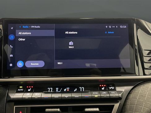 Used 2025 Toyota Camry XLE image 15