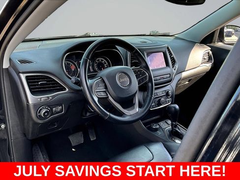 Used 2021 Jeep Cherokee Latitude Plus AWD/4WD image 22