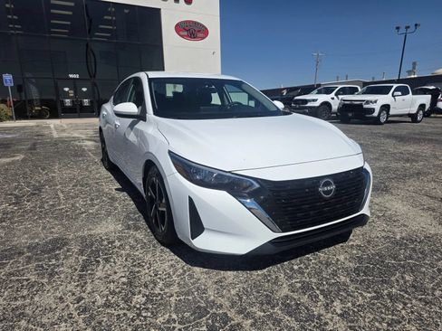 Used 2024 Nissan Sentra SV FWD image 1
