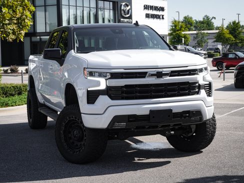 Used 2024 Chevrolet Silverado 1500 RST AWD/4WD image 2