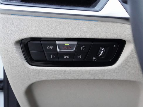 Certified 2024 BMW 330i Sedan RWD image 16