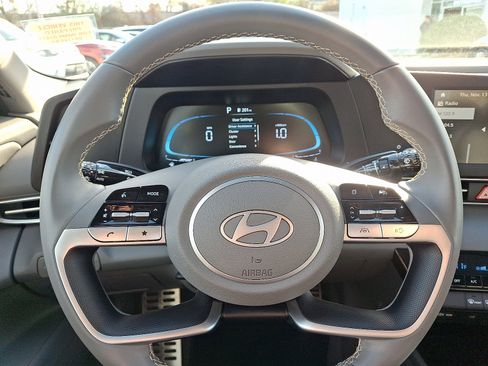 Certified 2025 Hyundai Elantra Sport image 18