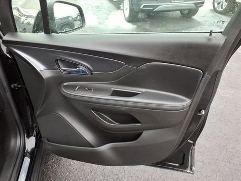 Used 2021 Buick Encore Preferred w/ Safety Package image 27