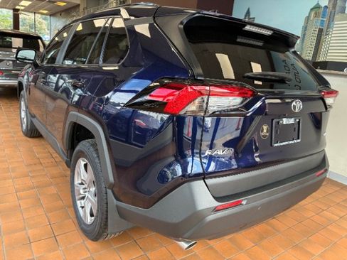 Used 2025 Toyota RAV4 XLE w/ Convenience Package FWD image 7