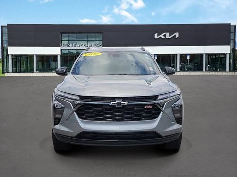 Used 2025 Chevrolet Trax RS w/ Driver Confidence Package FWD image 2