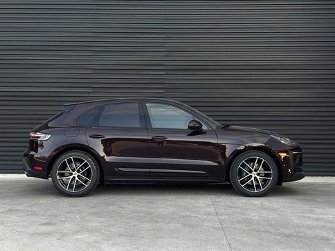 Certified 2026 Porsche Macan image 8