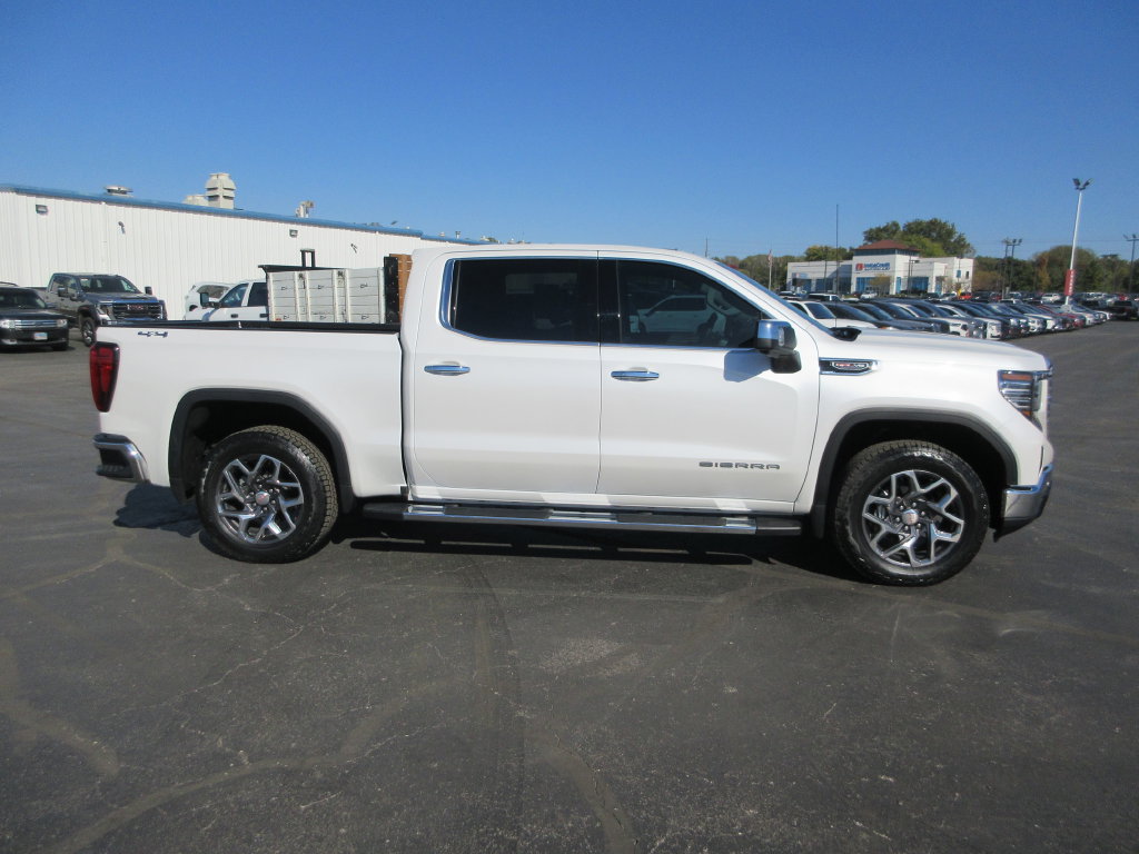 Certified 2024 GMC Sierra 1500 SLT w/ SLT Premium Plus Package AWD/4WD image 4