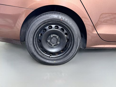 Used 2017 Volkswagen Jetta S image 31