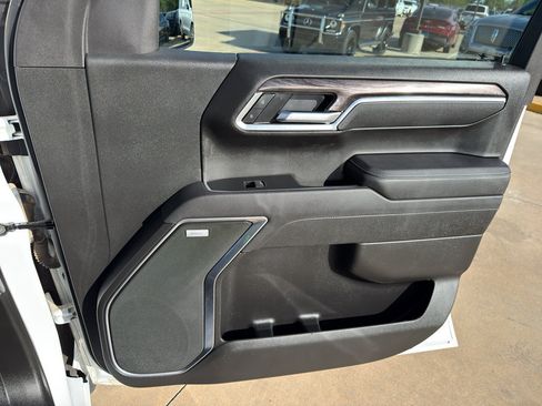 Used 2025 Chevrolet Silverado 1500 LTZ AWD/4WD image 14