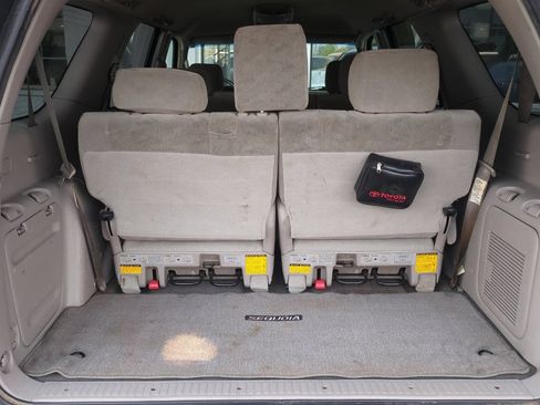 Used 2005 Toyota Sequoia SR5 AWD/4WD image 16