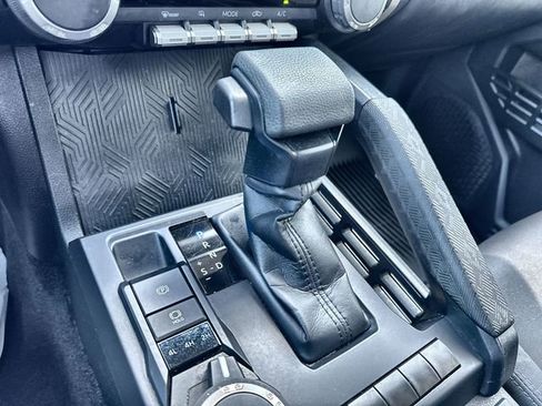 Used 2024 Toyota Tacoma SR image 27