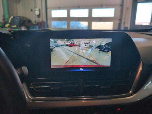 Used 2025 Chevrolet Trax LT w/ LT Convenience Package image 16