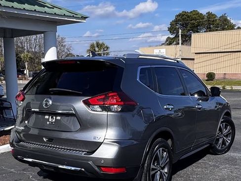 Used 2019 Nissan Rogue SV w/ Premium Package image 4
